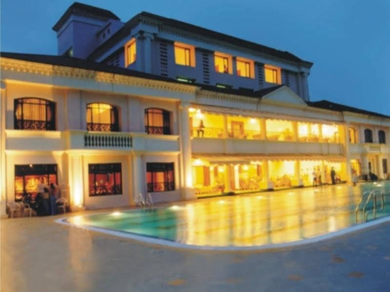 The Classique Club Mumbai Exterior photo