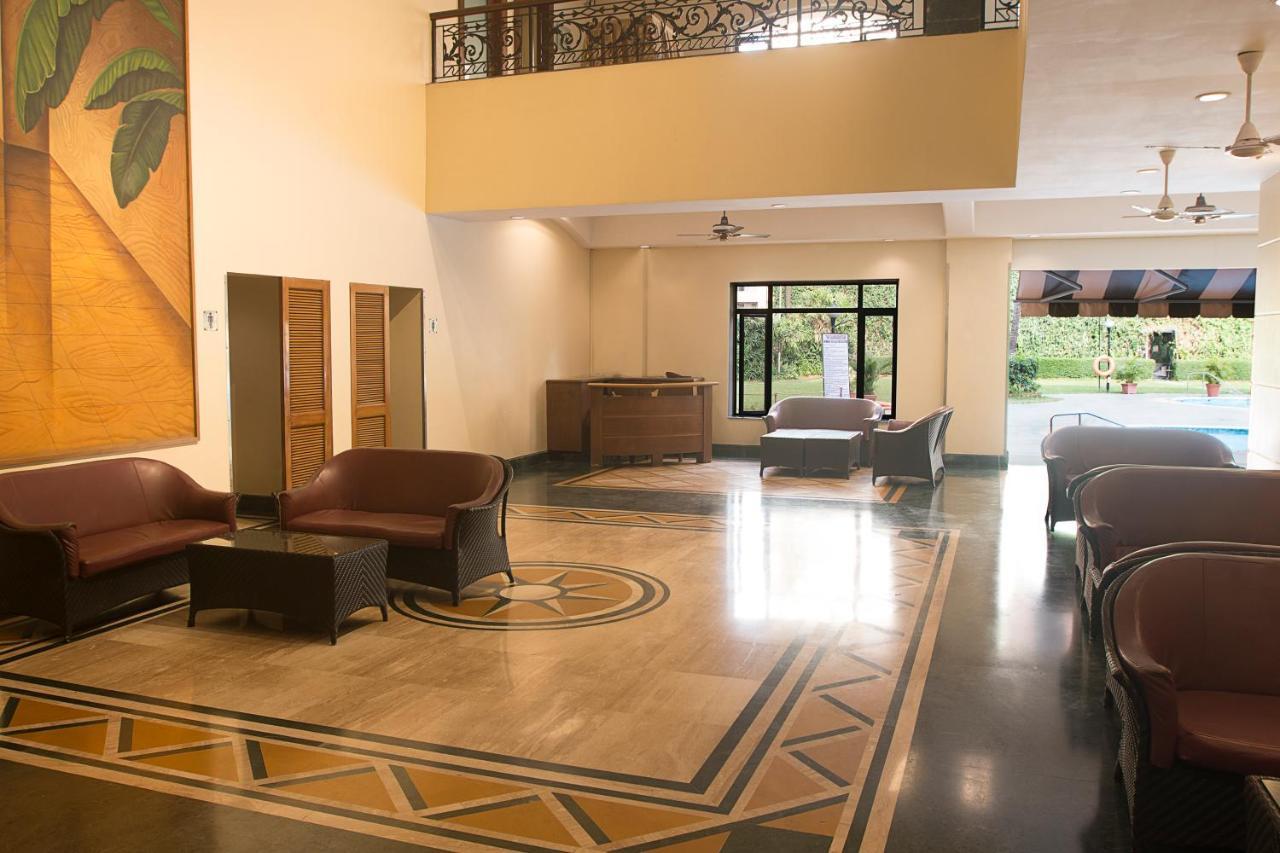 The Classique Club Mumbai Exterior photo