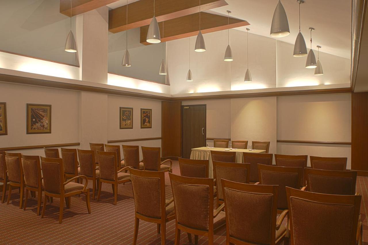 The Classique Club Mumbai Exterior photo